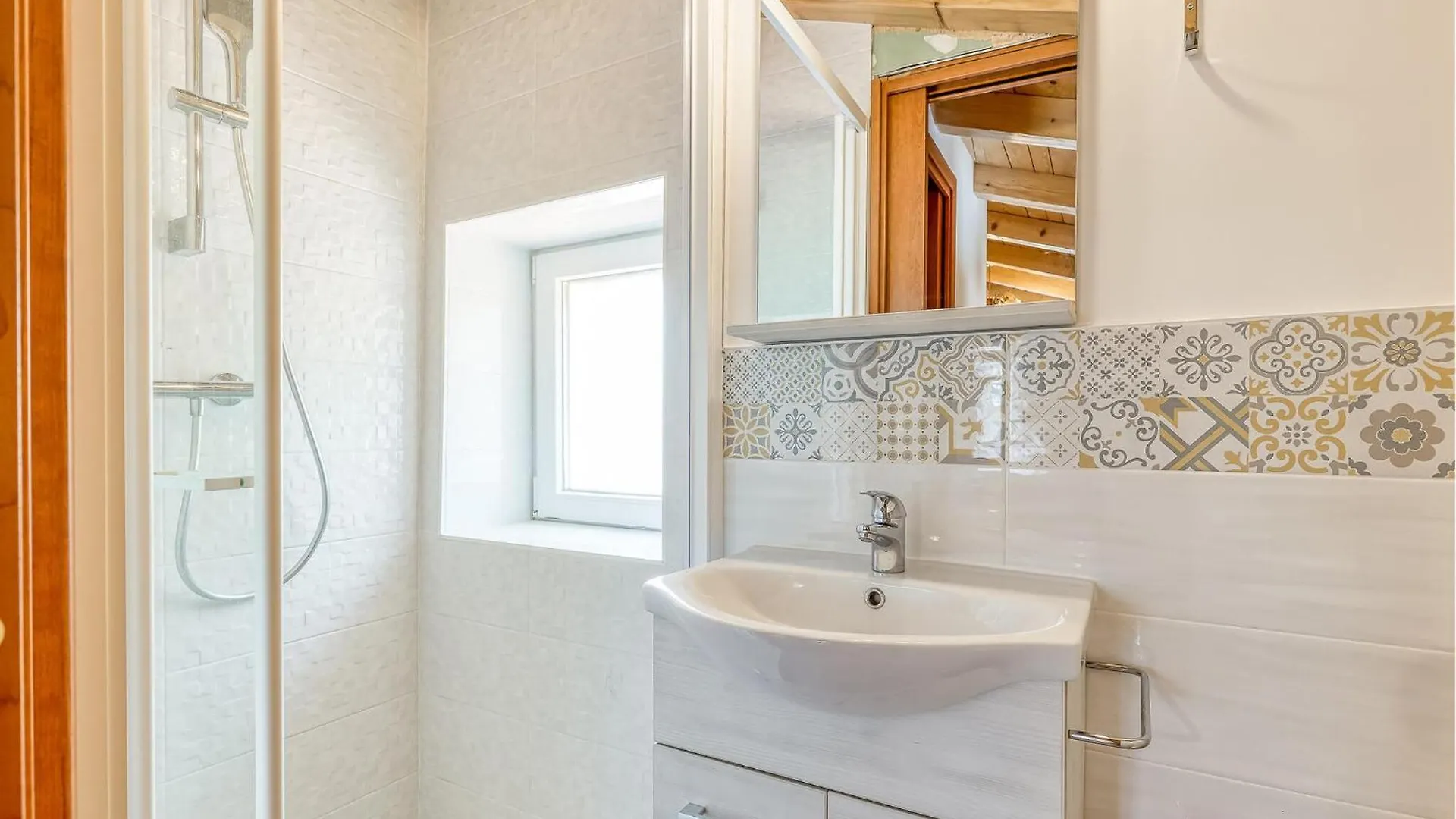 Gorgeous Home In Kanfanar With Private Swimming Pool, Can Be Inside Or Outside