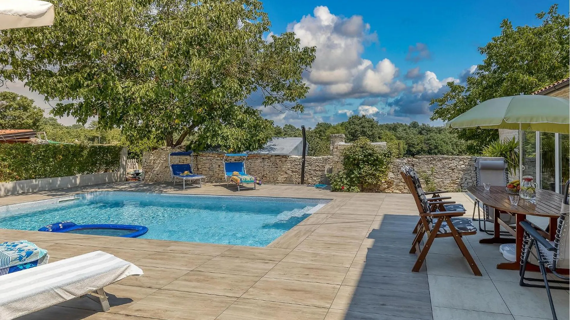 Gorgeous Home In Kanfanar With Private Swimming Pool, Can Be Inside Or Outside Holiday home